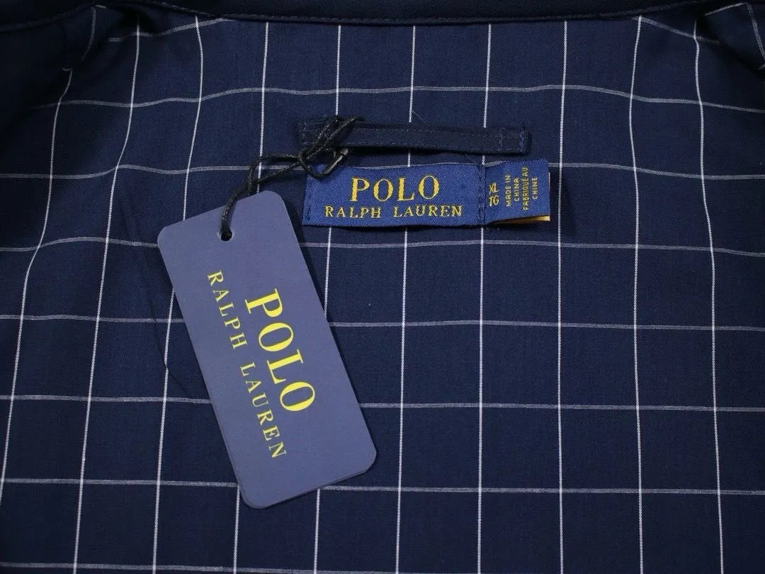 P306 💰Ralph Lauren/Ralph Lauren American vintage classic lapel old cadre retro jacket. Classic design. Timeless classic. The cotton fabric is thick and wide, showing a sense of vintage. The collar and cuffs are decorated with colorful plaid. It looks good on both men and women. Wear it as comfortable as you want. It focuses on relaxed retro YYDS. One piece for both men and women. An indispensable piece for autumn and winter. The most popular jacket at the moment. One hundred percent cotton twill is thick and thick, ⚠️correctly spaced red and green plaid lining, imported high-density embroidery. The Harrington jacket has a loose fit, is short and fat, and is super versatile. It is clean-fitting and is suitable for both men and women. Color: Black Size: M-XXL Size Length Bust Sleeve length Shoulder width M 67 110 61 L 68 114 62 XL 70 118 63 2XL 72 122 64